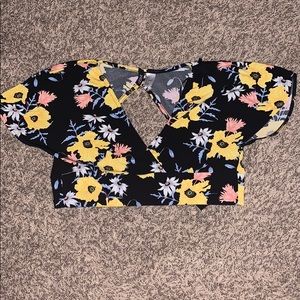 Black floral v neck crop top